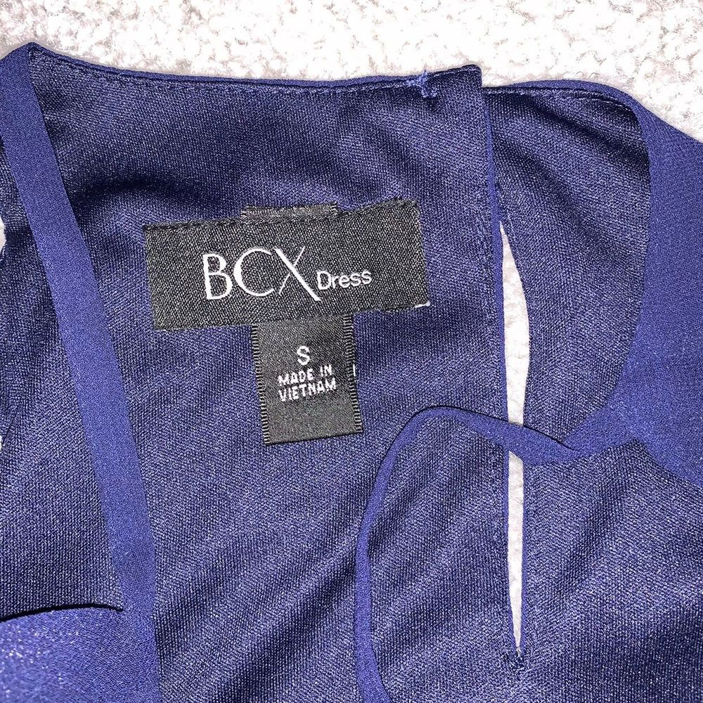 BCX Scalloped Sleeveless Dress with Sash - Picture 4 of 6